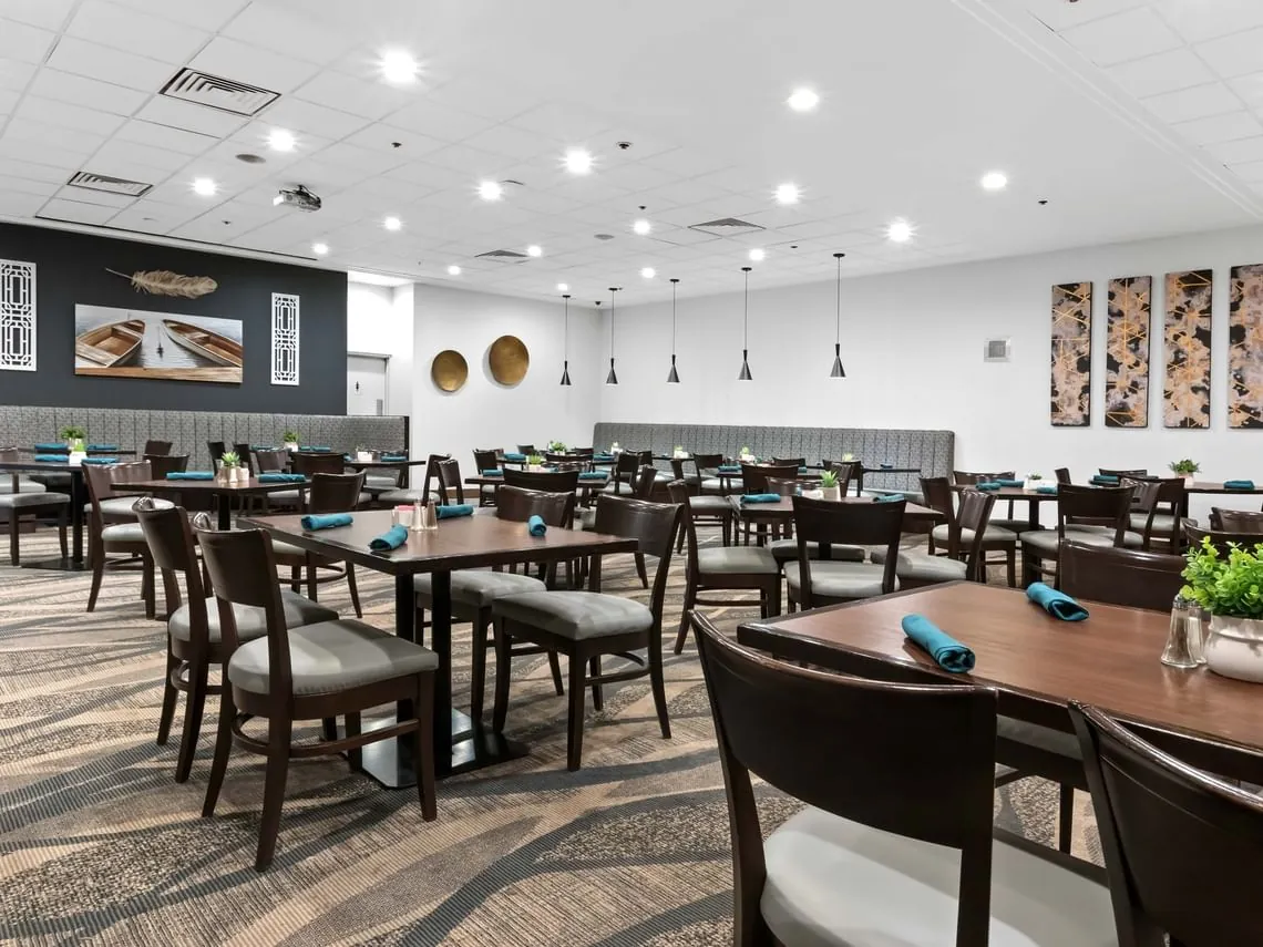 Seating at Barrington's Restaurant & Lounge at Best Western Premier Calgary Plaza Hotel